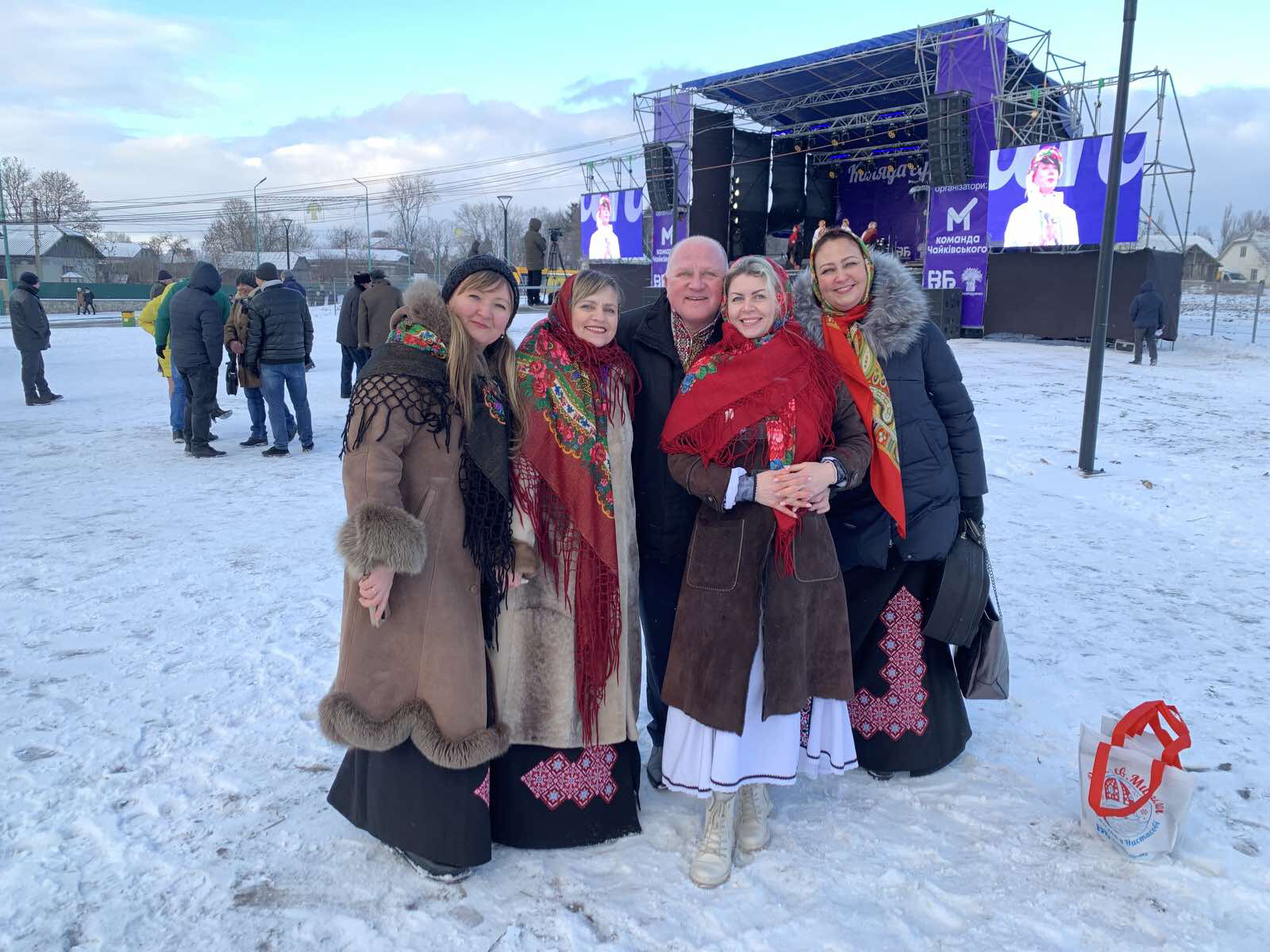 Учасники ансамблю Острівчани